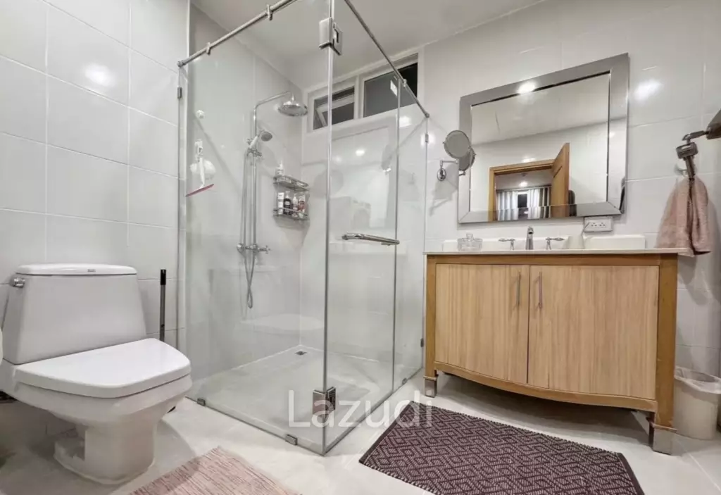 1 Bedroom 1 Bathroom 65 Sq.m The Empire Place