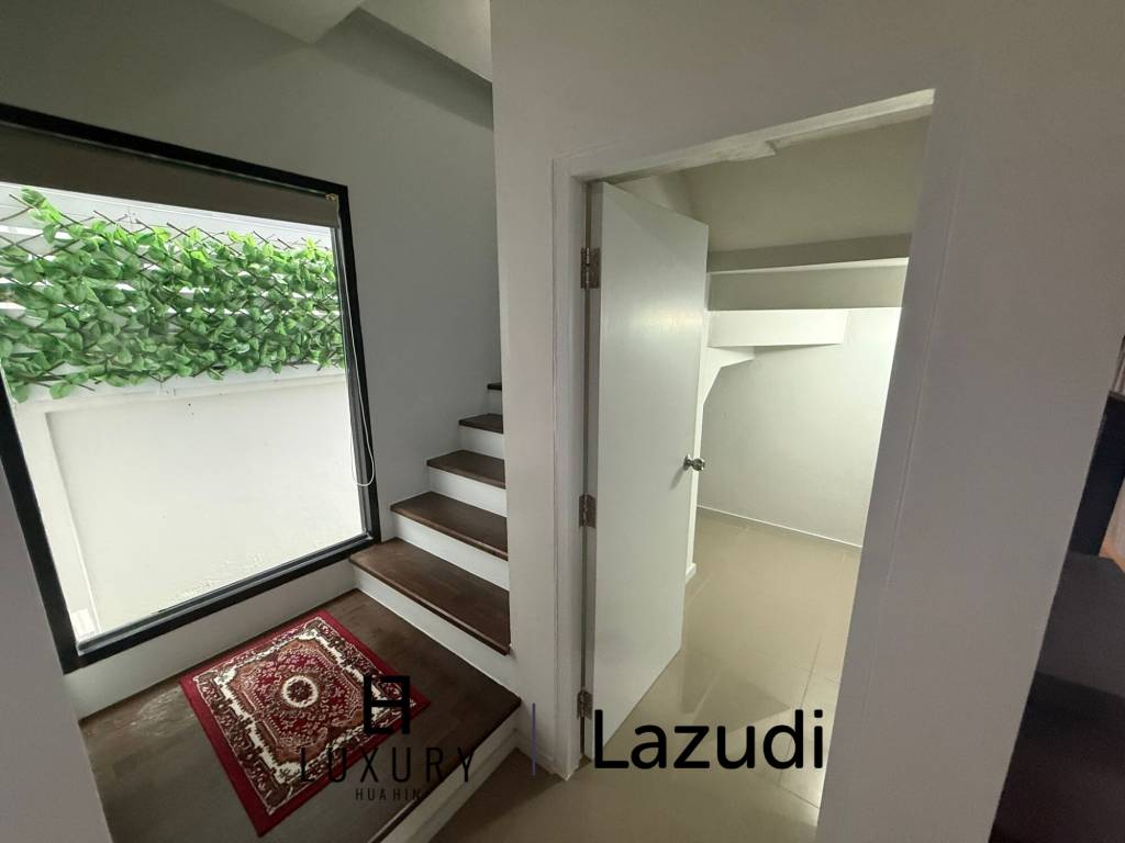 The 9 Khao Tao: Charming 3-Bedroom Townhouse, Hua Hin