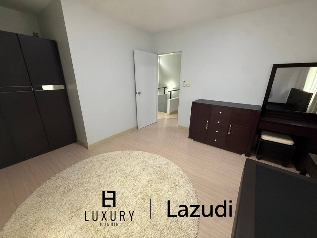 The 9 Khao Tao: Charming 3-Bedroom Townhouse, Hua Hin