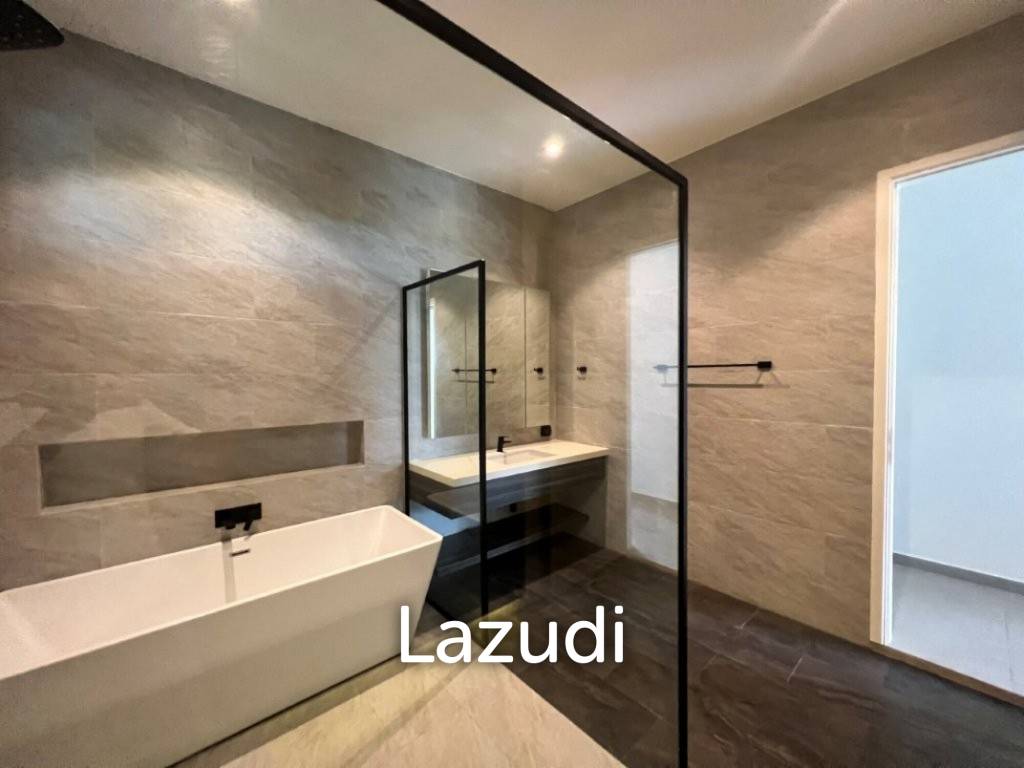 SIVANA HIDEAWAY PHASE 2 : 3 bed pool villa with sea views