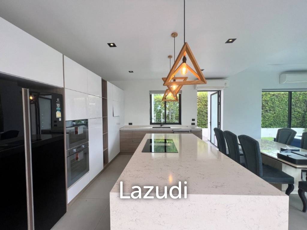 SIVANA HIDEAWAY PHASE 2 : 3 bed pool villa with sea views