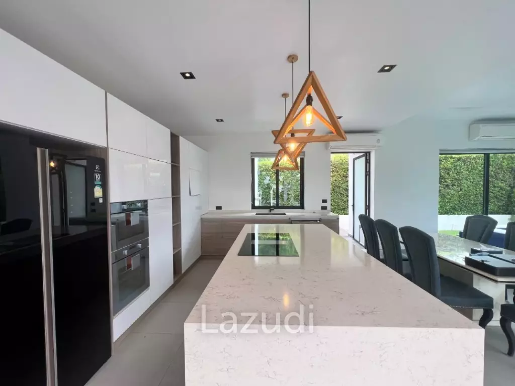 SIVANA HIDEAWAY PHASE 2 : 3 bed pool villa with sea views