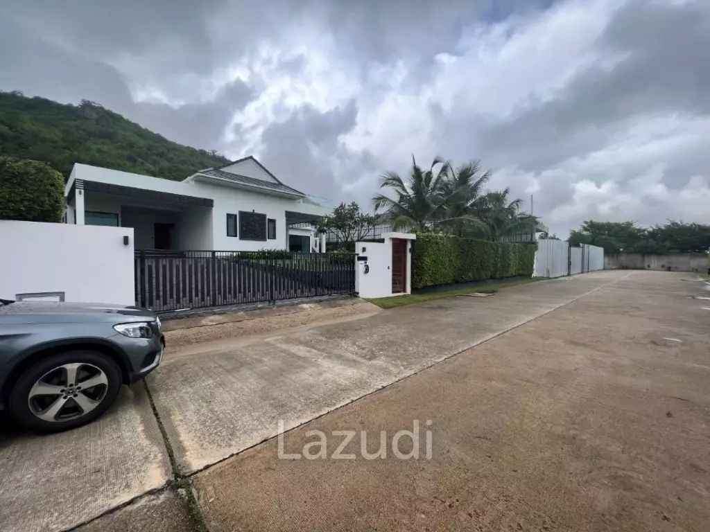 SIVANA HIDEAWAY PHASE 2 : 3 bed pool villa with sea views