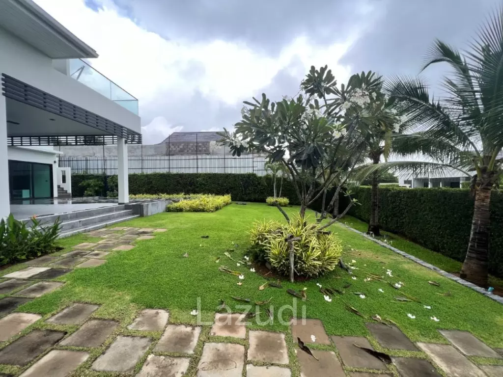 SIVANA HIDEAWAY PHASE 2 : 3 bed pool villa with sea views