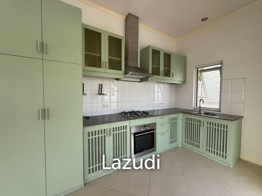 384 ตร.ม 3 เตียง 3 อาบน้ำ วิลล่า For ขาย