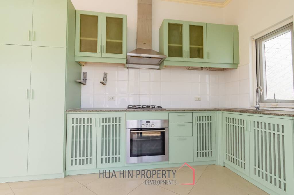 COCONUT GROVE VILLAGE : 3 BED GREAT LOCATION ON SOI 102