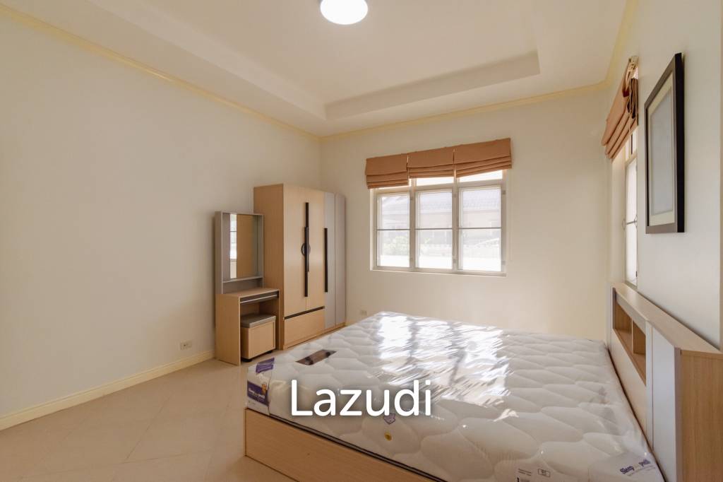 384 ตร.ม 3 เตียง 3 อาบน้ำ วิลล่า For ขาย