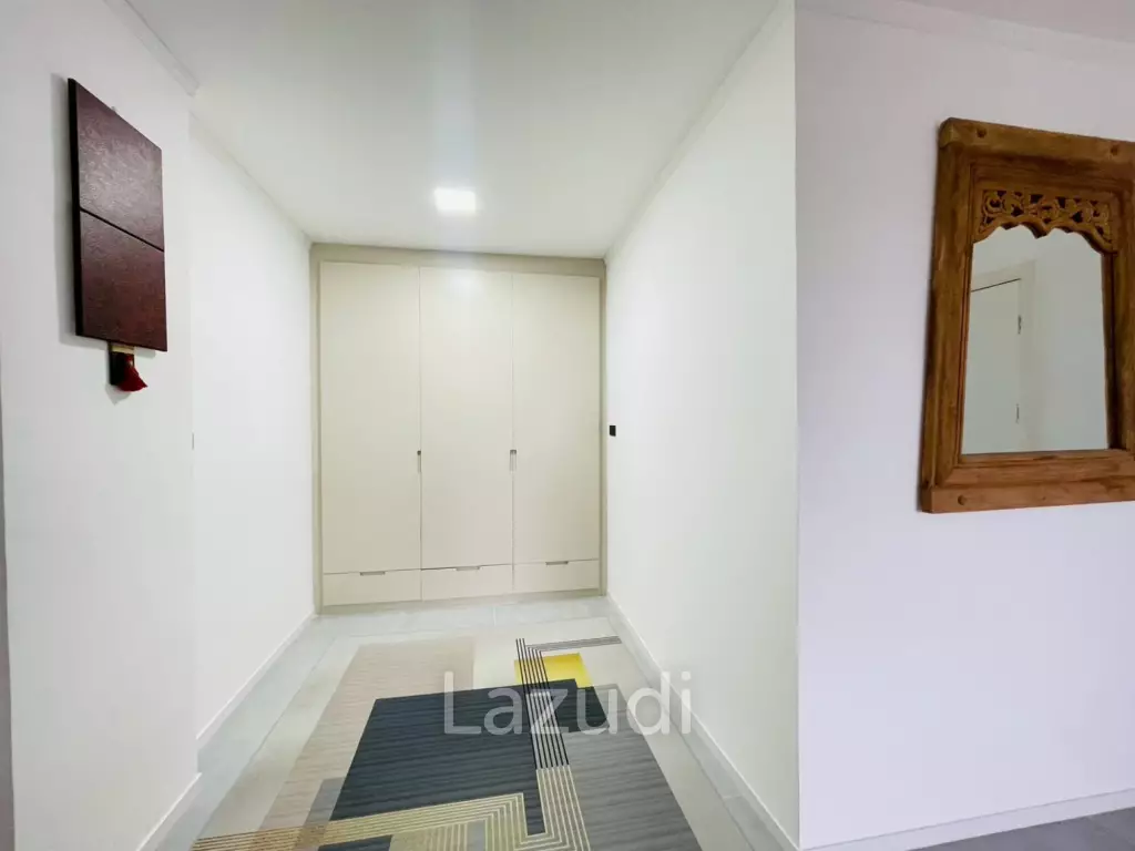 Seaview Paradise condo: 2-Bedroom Beachfront Condo with Sea View, Hua Hin