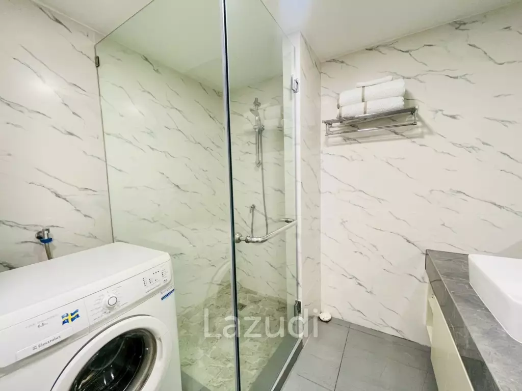 Seaview Paradise condo: 2-Bedroom Beachfront Condo with Sea View, Hua Hin