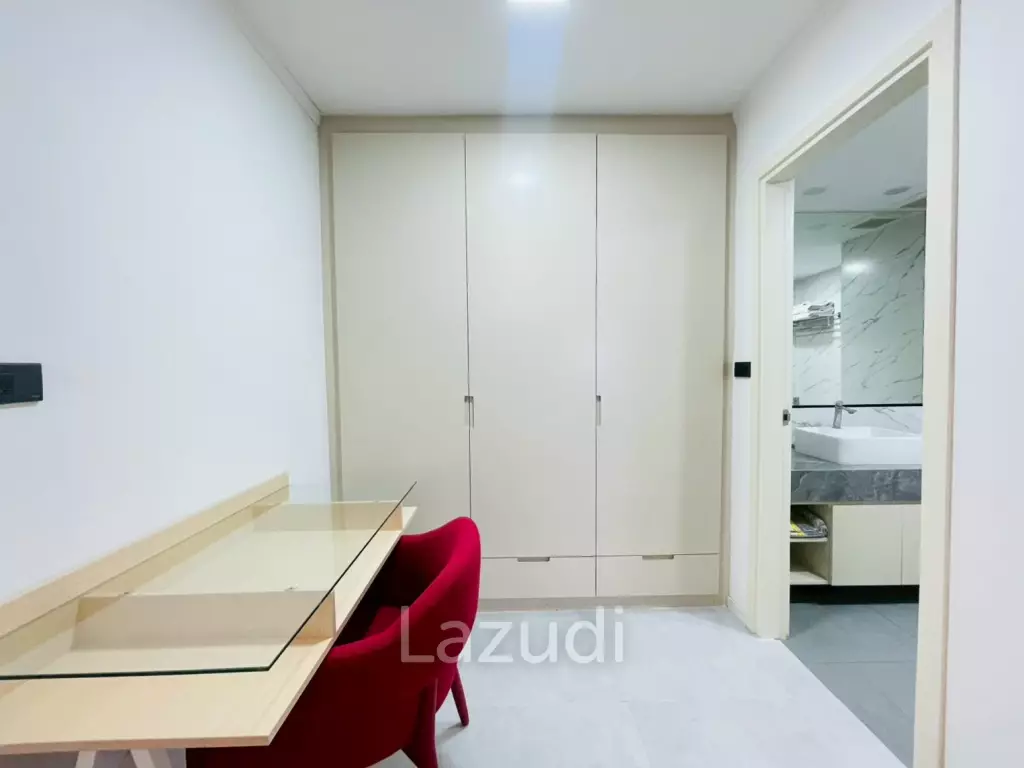Seaview Paradise condo: 2-Bedroom Beachfront Condo with Sea View, Hua Hin
