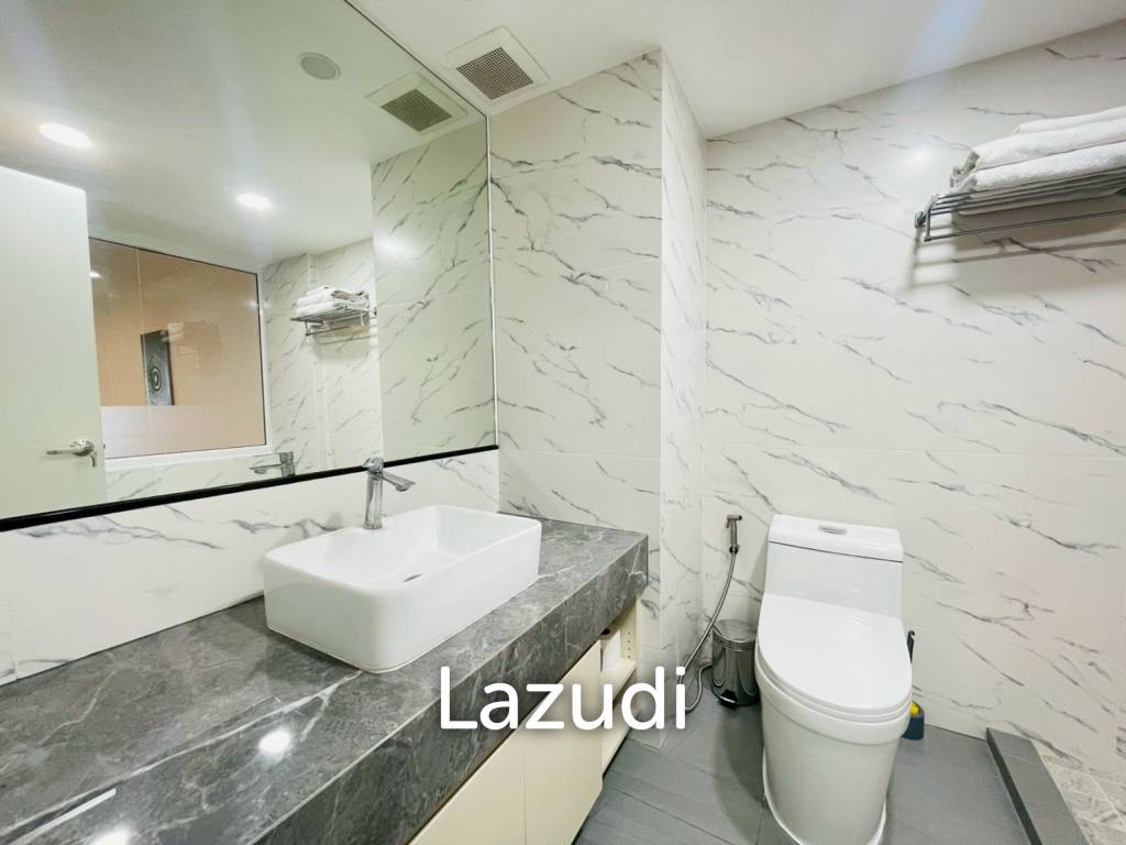Seaview Paradise condo: 2-Bedroom Beachfront Condo with Sea View, Hua Hin