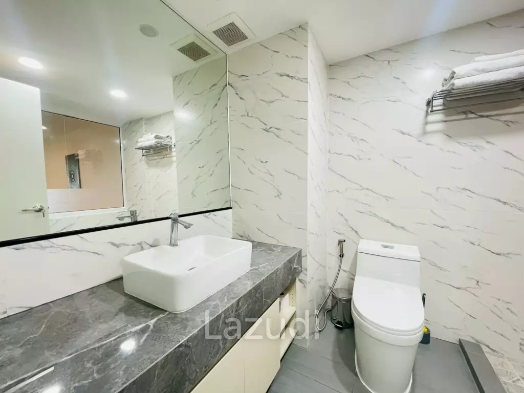Seaview Paradise condo: 2-Bedroom Beachfront Condo with Sea View, Hua Hin