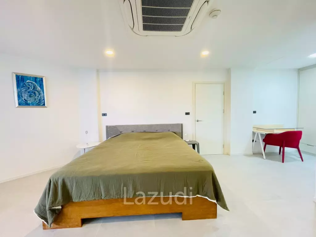 Seaview Paradise condo: 2-Bedroom Beachfront Condo with Sea View, Hua Hin