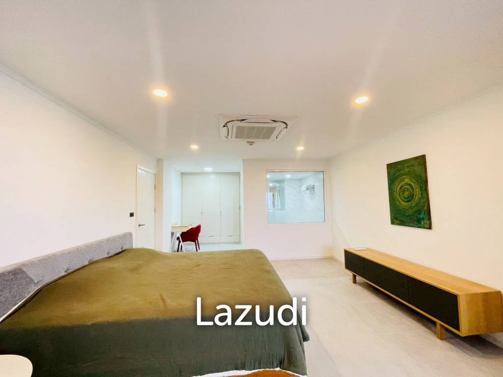 Seaview Paradise condo: 2-Bedroom Beachfront Condo with Sea View, Hua Hin
