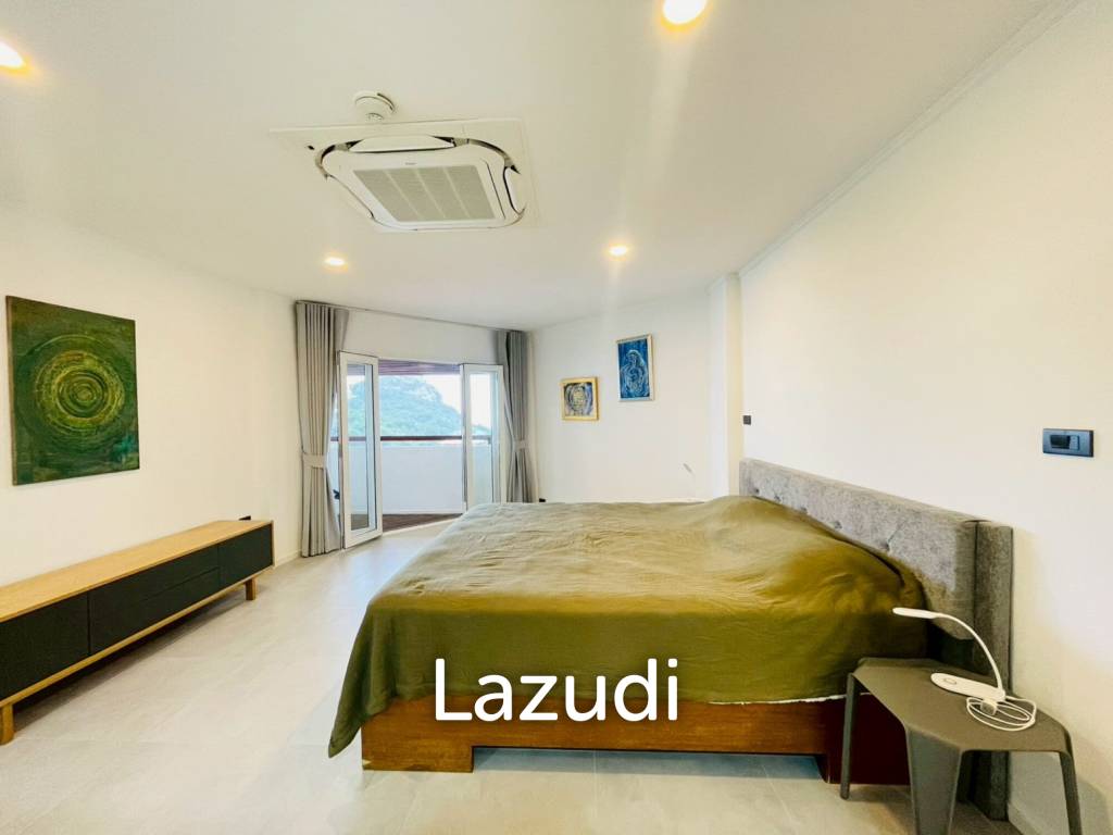 Seaview Paradise condo: 2-Bedroom Beachfront Condo with Sea View, Hua Hin