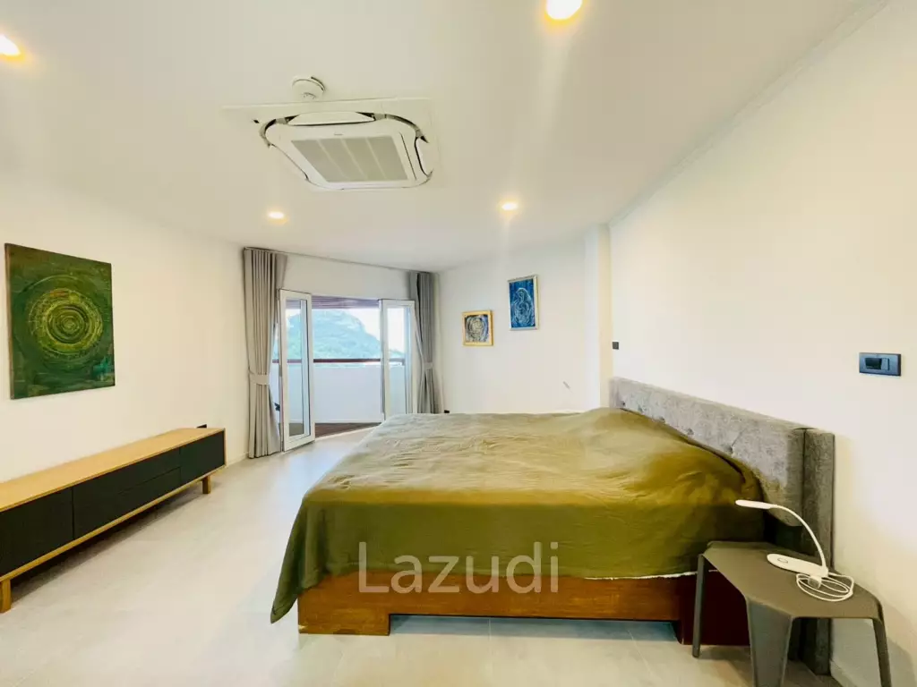 Seaview Paradise condo: 2-Bedroom Beachfront Condo with Sea View, Hua Hin