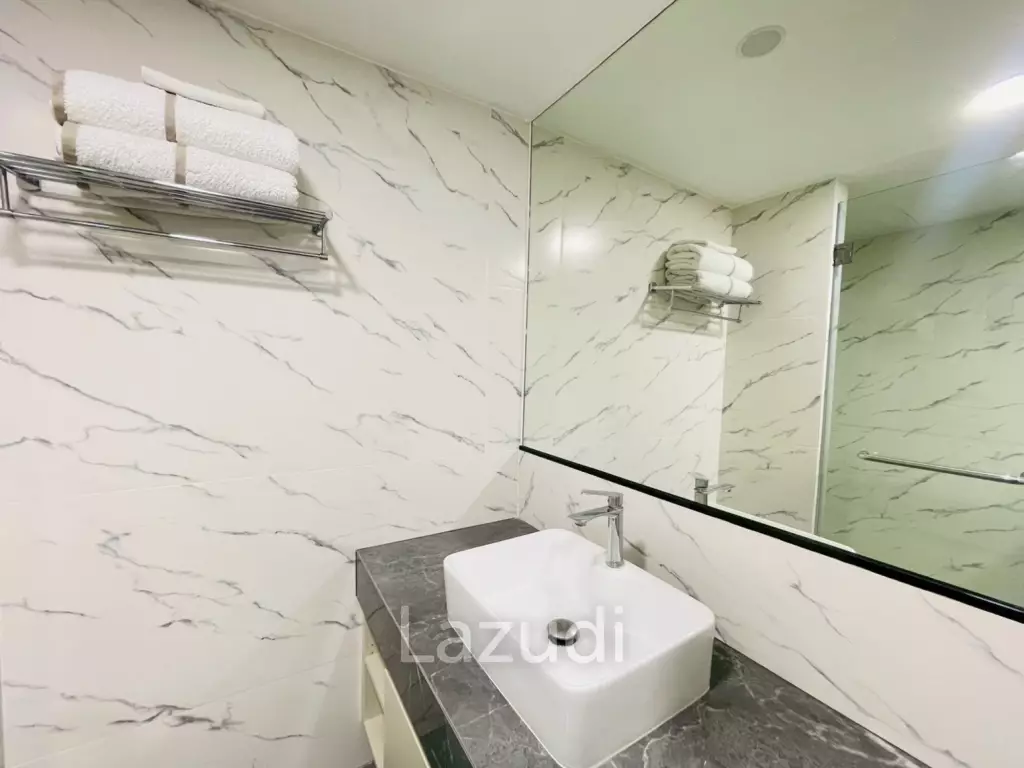 Seaview Paradise condo: 2-Bedroom Beachfront Condo with Sea View, Hua Hin