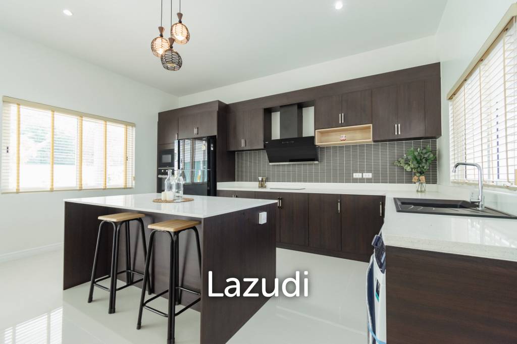 740 ตร.ม 3 เตียง 3 อาบน้ำ วิลล่า For ขาย