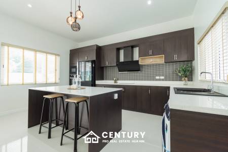 740 Kvm 3 Seng 3 Bad Villa for Salg