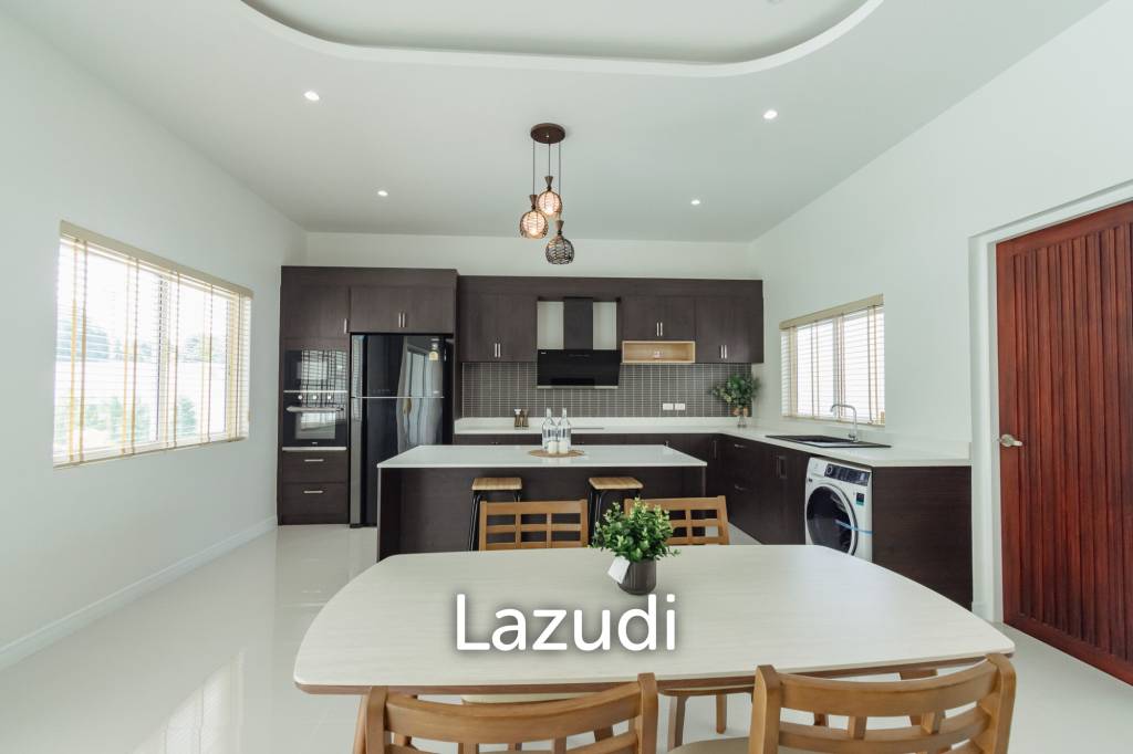 740 ตร.ม 3 เตียง 3 อาบน้ำ วิลล่า For ขาย