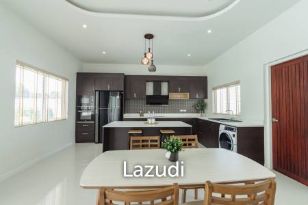 740 ตร.ม 3 เตียง 3 อาบน้ำ วิลล่า For ขาย