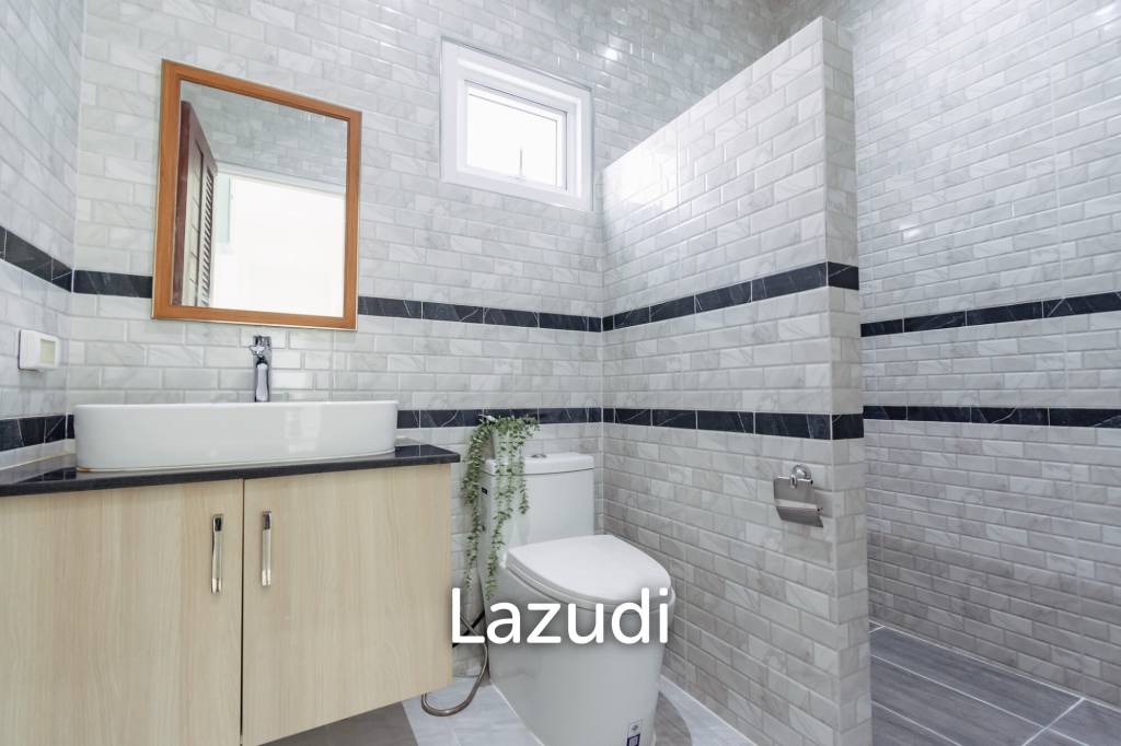 740 ตร.ม 3 เตียง 3 อาบน้ำ วิลล่า For ขาย