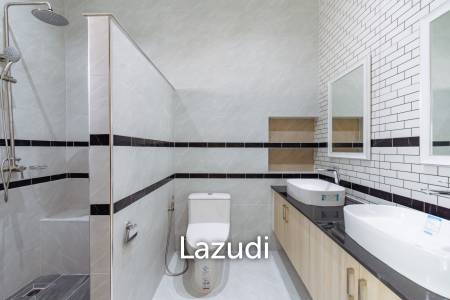 740 ตร.ม 3 เตียง 3 อาบน้ำ วิลล่า For ขาย