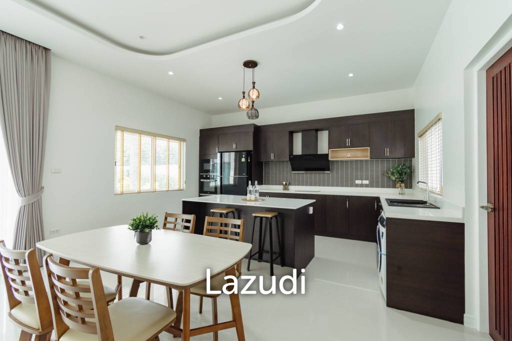 740 ตร.ม 3 เตียง 3 อาบน้ำ วิลล่า For ขาย