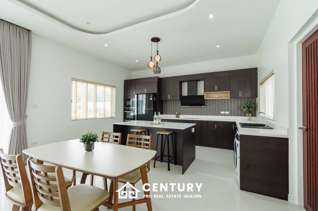 740 Kvm 3 Seng 3 Bad Villa for Salg