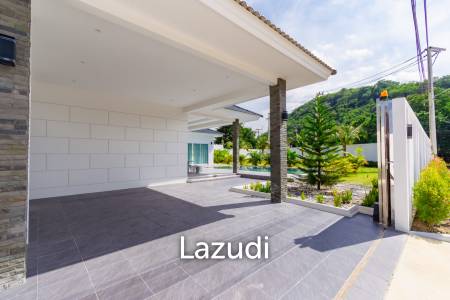 740 ตร.ม 3 เตียง 3 อาบน้ำ วิลล่า For ขาย