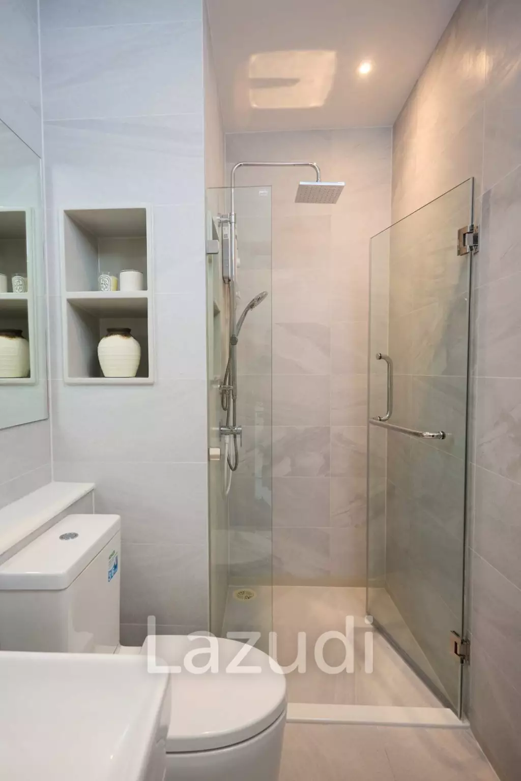 Luxurious 1-Bedroom Condo RHYTHM Ekkamai Estate