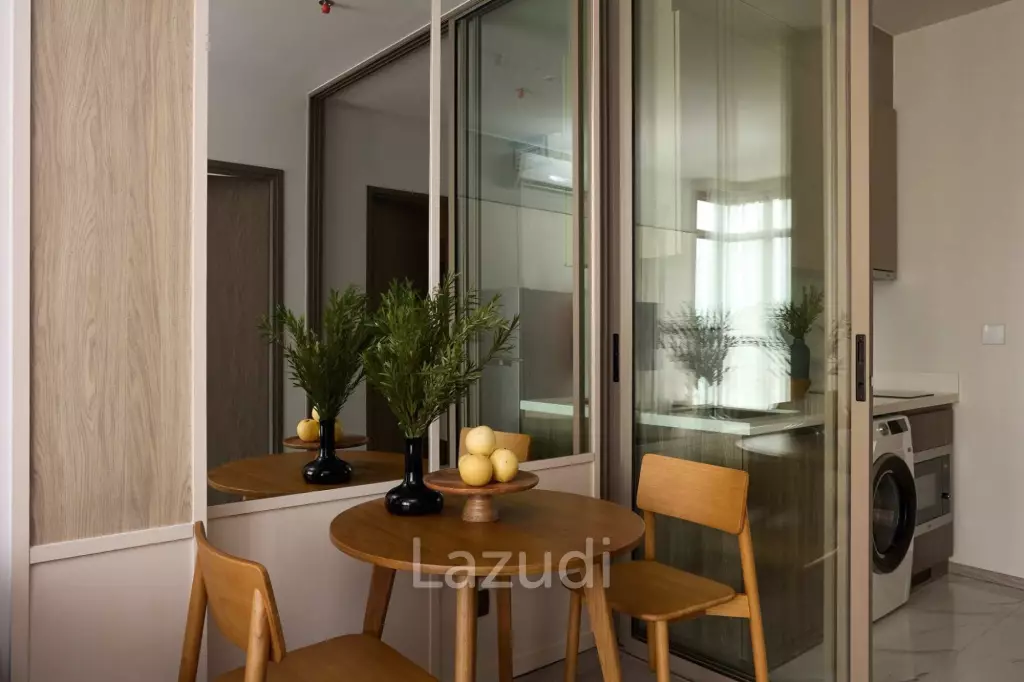 Luxurious 1-Bedroom Condo RHYTHM Ekkamai Estate