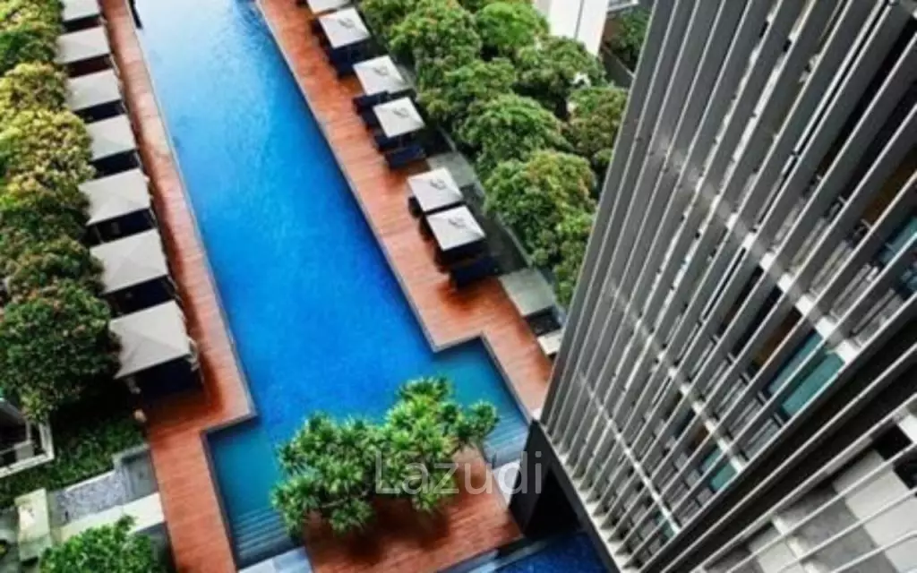 Luxurious High-Rise Condo in Sathorn Bangkok
