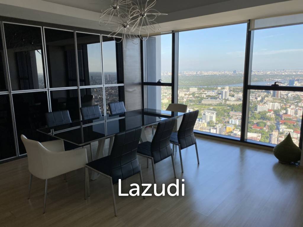 Luxurious High-Rise Condo in Sathorn Bangkok