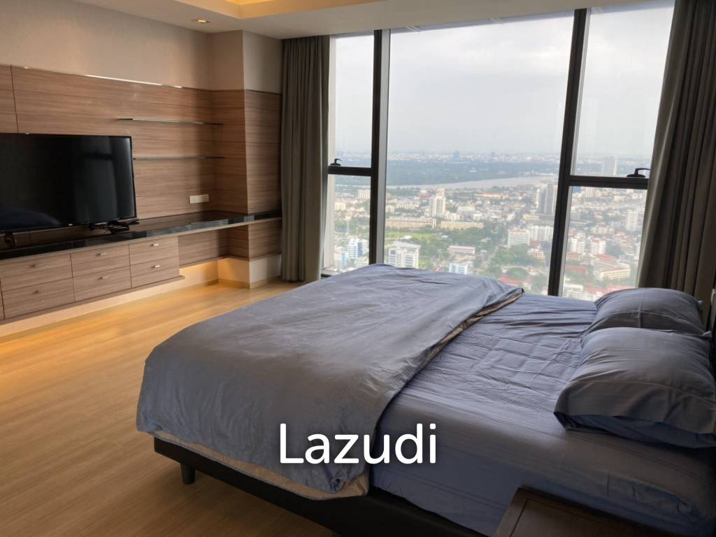 Luxurious High-Rise Condo in Sathorn Bangkok