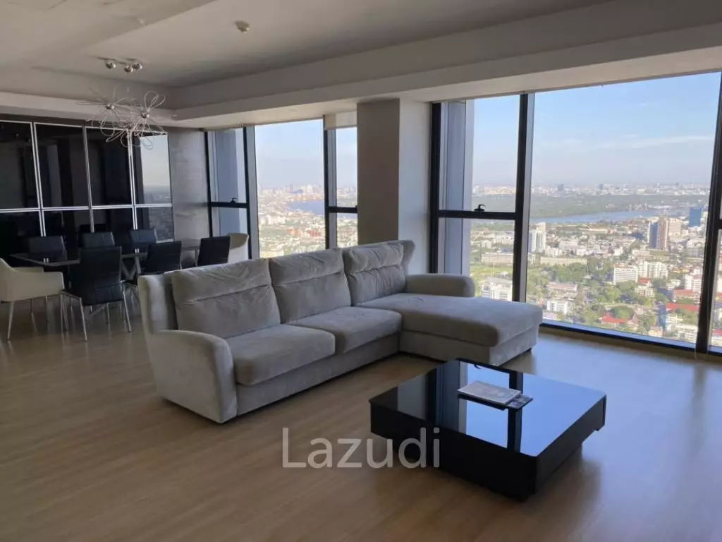 Luxurious High-Rise Condo in Sathorn Bangkok