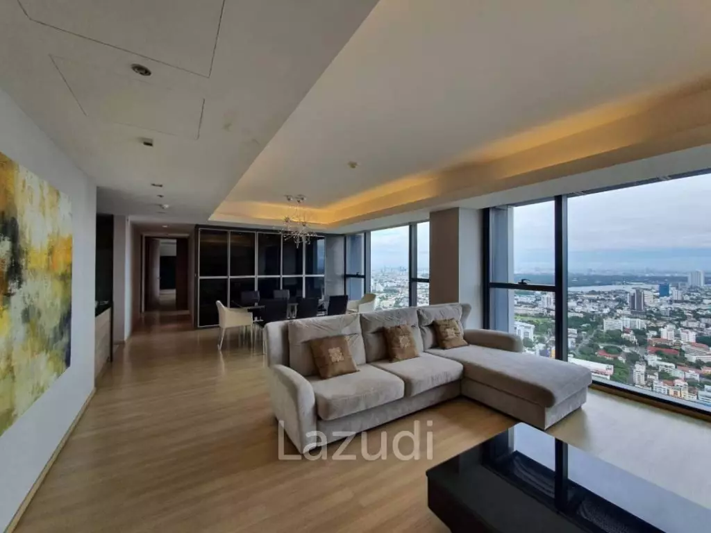 Luxurious High-Rise Condo in Sathorn Bangkok