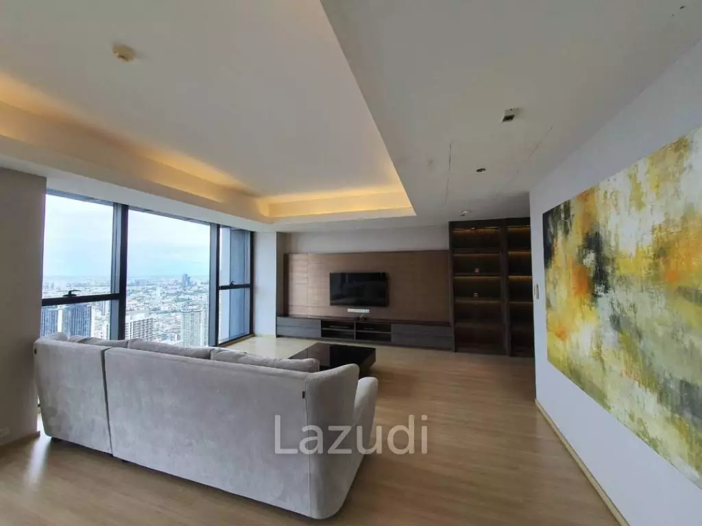 Luxurious High-Rise Condo in Sathorn Bangkok