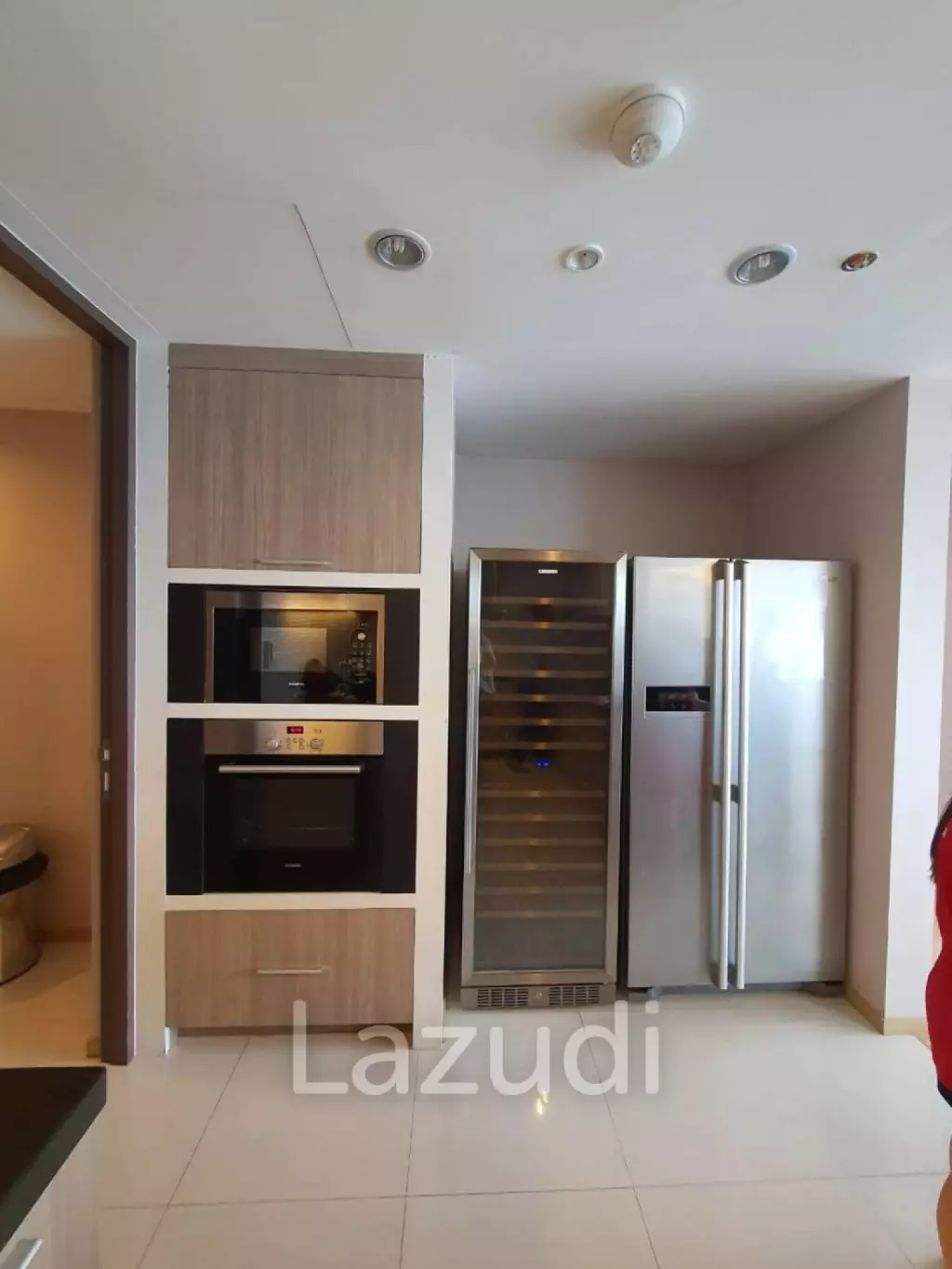 Luxurious High-Rise Condo in Sathorn Bangkok