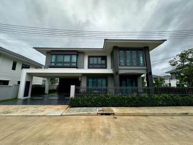 Spacious 4-Bedroom House for Rant and Sale in Koh Kaew
