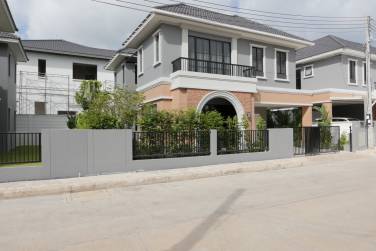 Brand New 4-Bedroom House for Rent and Sale near BISP in Koh Kaew