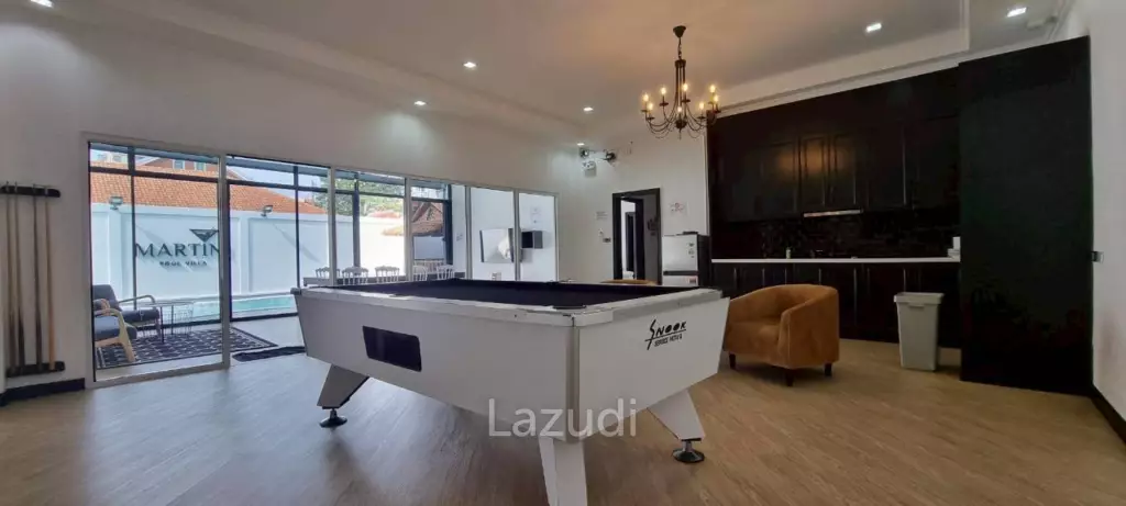 3 Bedroom 4 Bathroom 300 SQ.M. Pool Villa In Pratumnak Hill