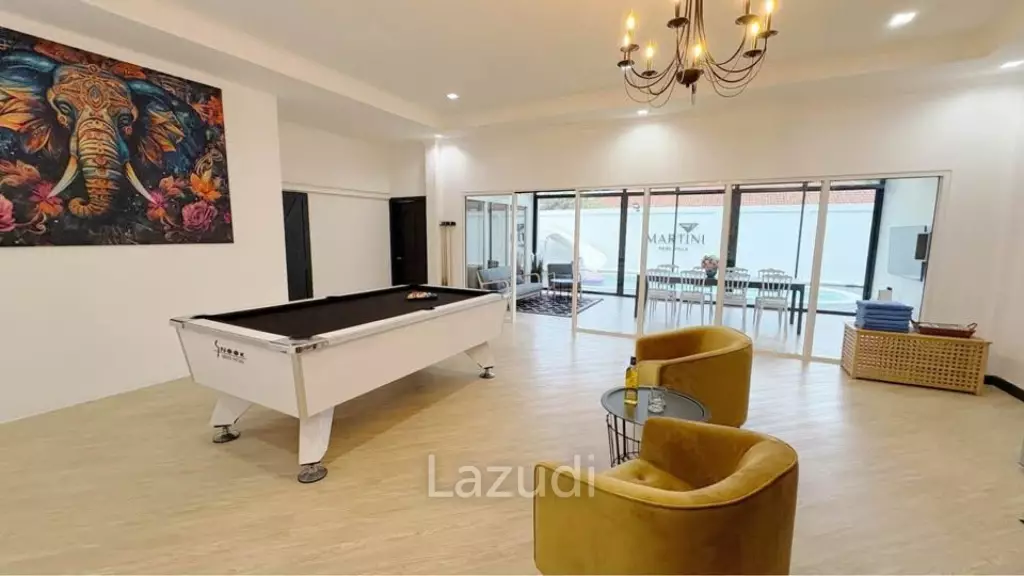 3 Bedroom 4 Bathroom 300 SQ.M. Pool Villa In Pratumnak Hill