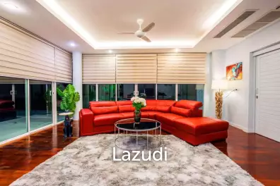 Seaview 5-bedroom Pool Villa near Kata Beach