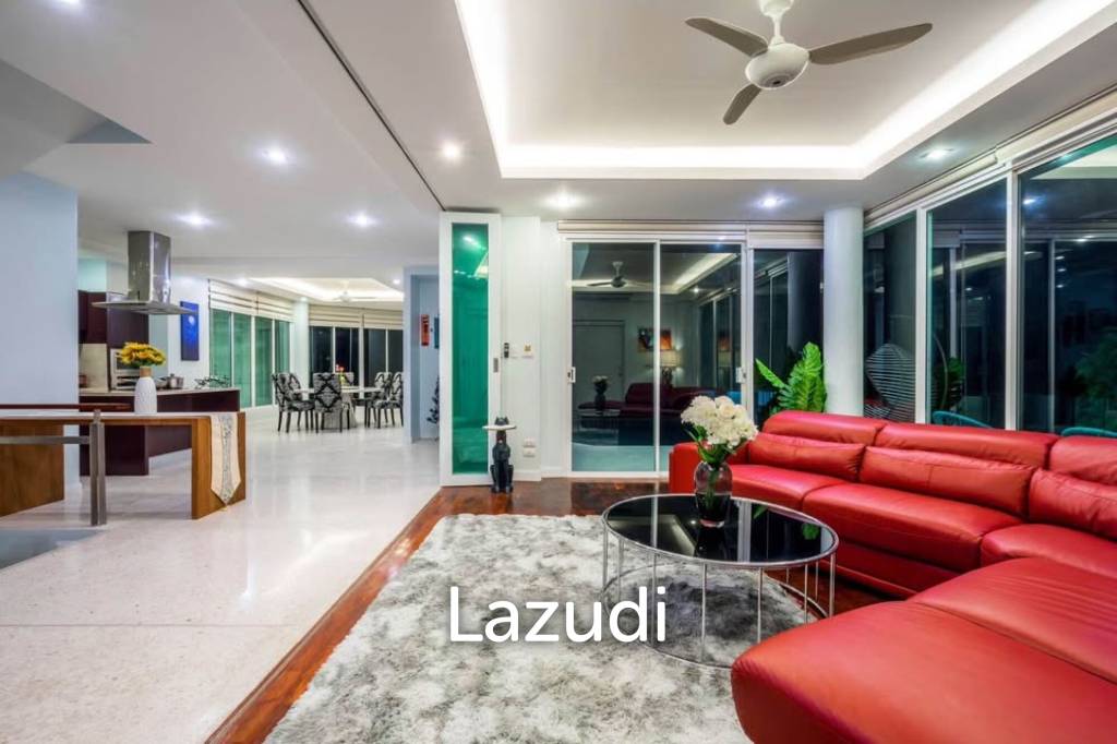 Seaview 5-bedroom Pool Villa near Kata Beach