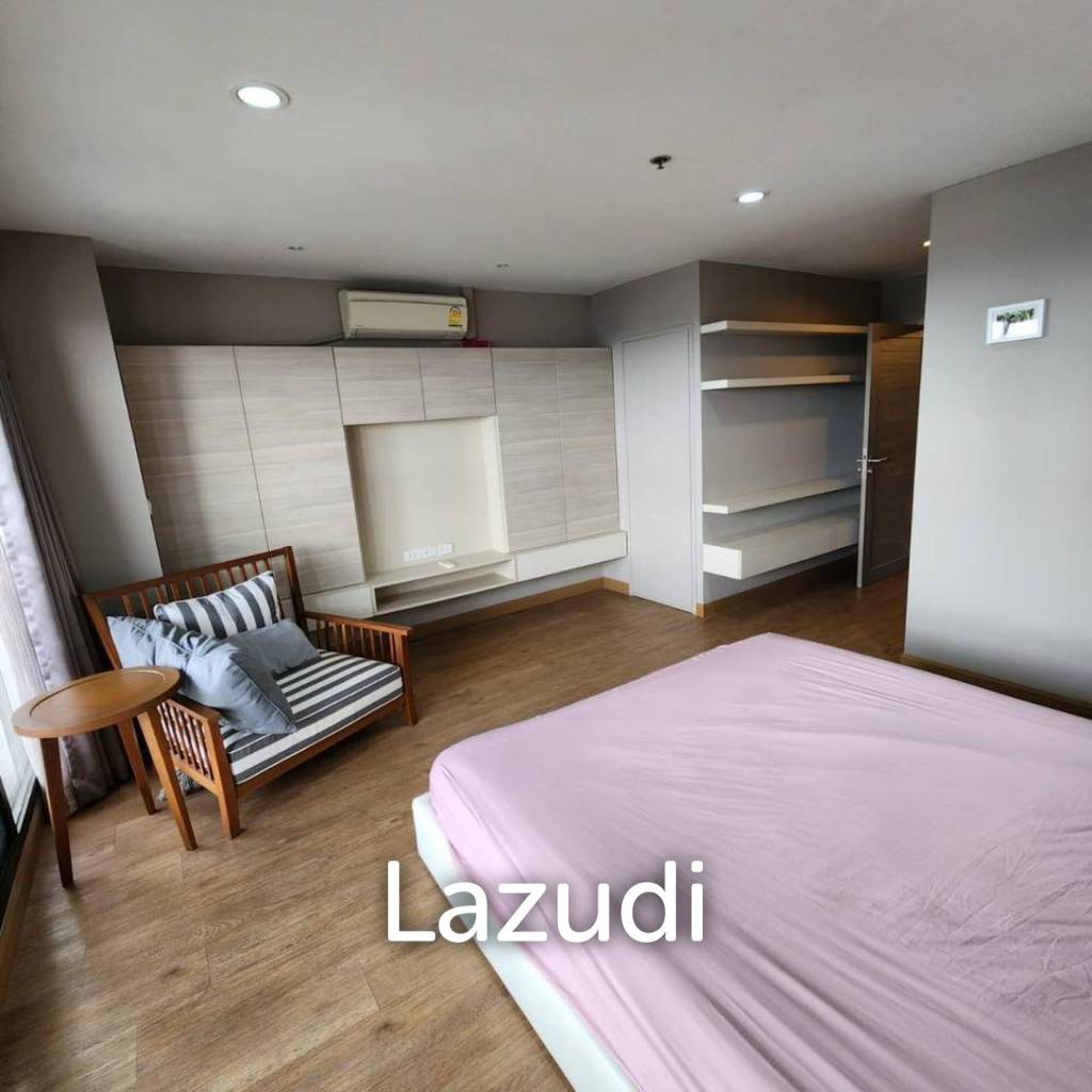 Luxury 46th Floor State Tower Condo in Si Lom