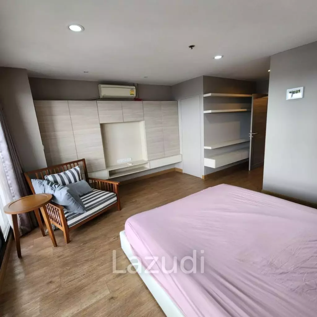 Luxury 46th Floor State Tower Condo in Si Lom