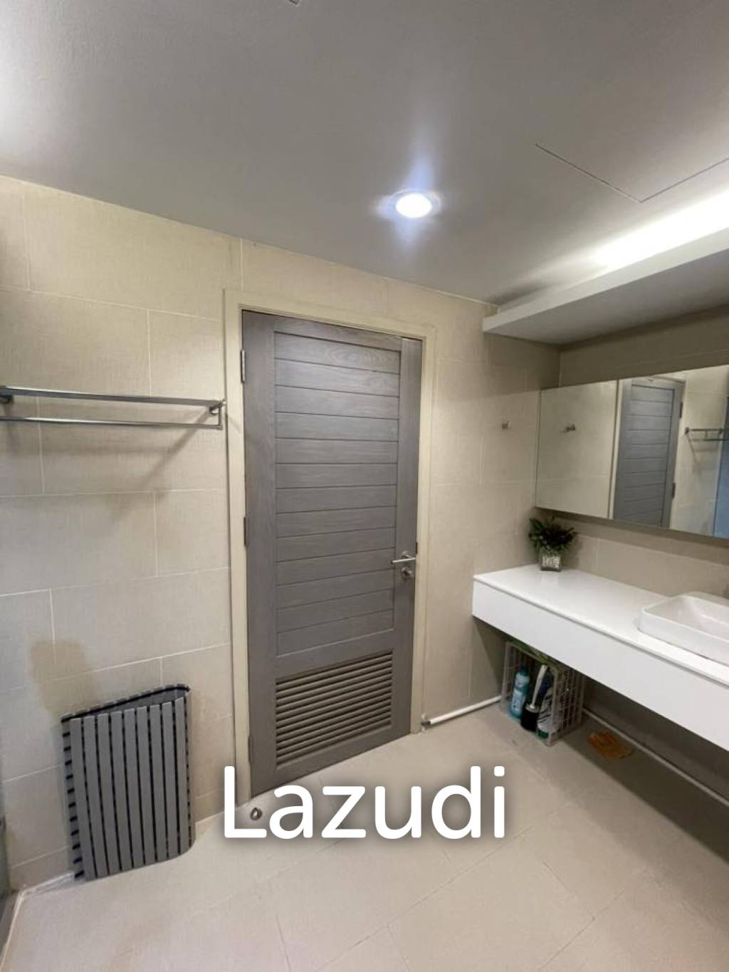 Luxury 46th Floor State Tower Condo in Si Lom