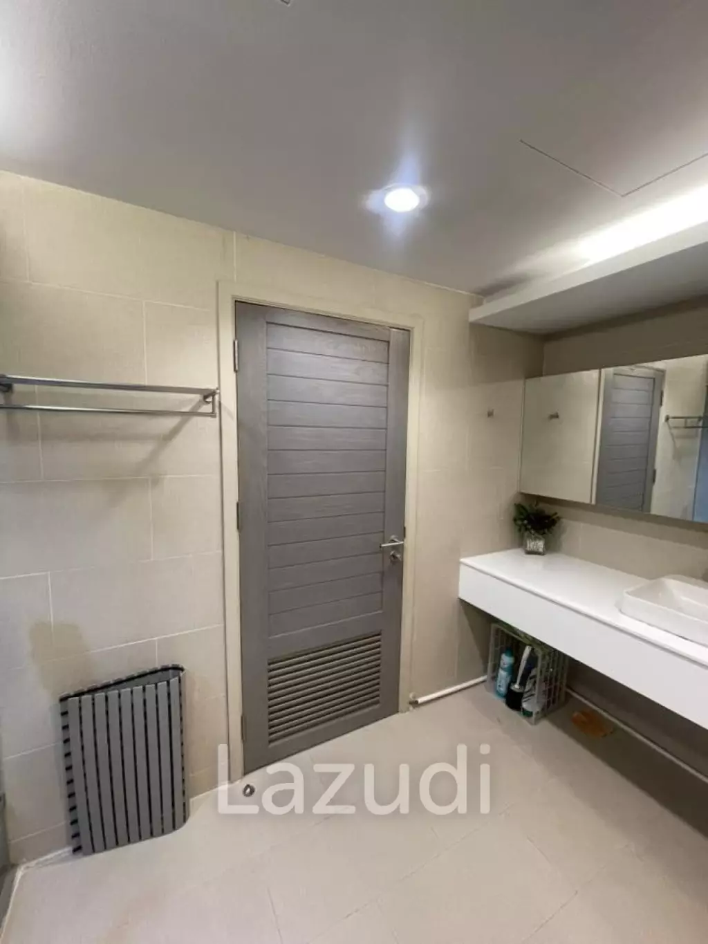 Luxury 46th Floor State Tower Condo in Si Lom