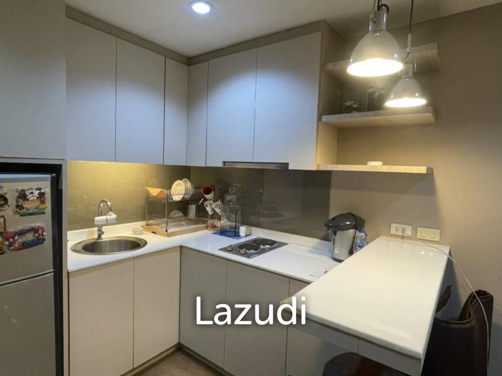 Luxury 46th Floor State Tower Condo in Si Lom